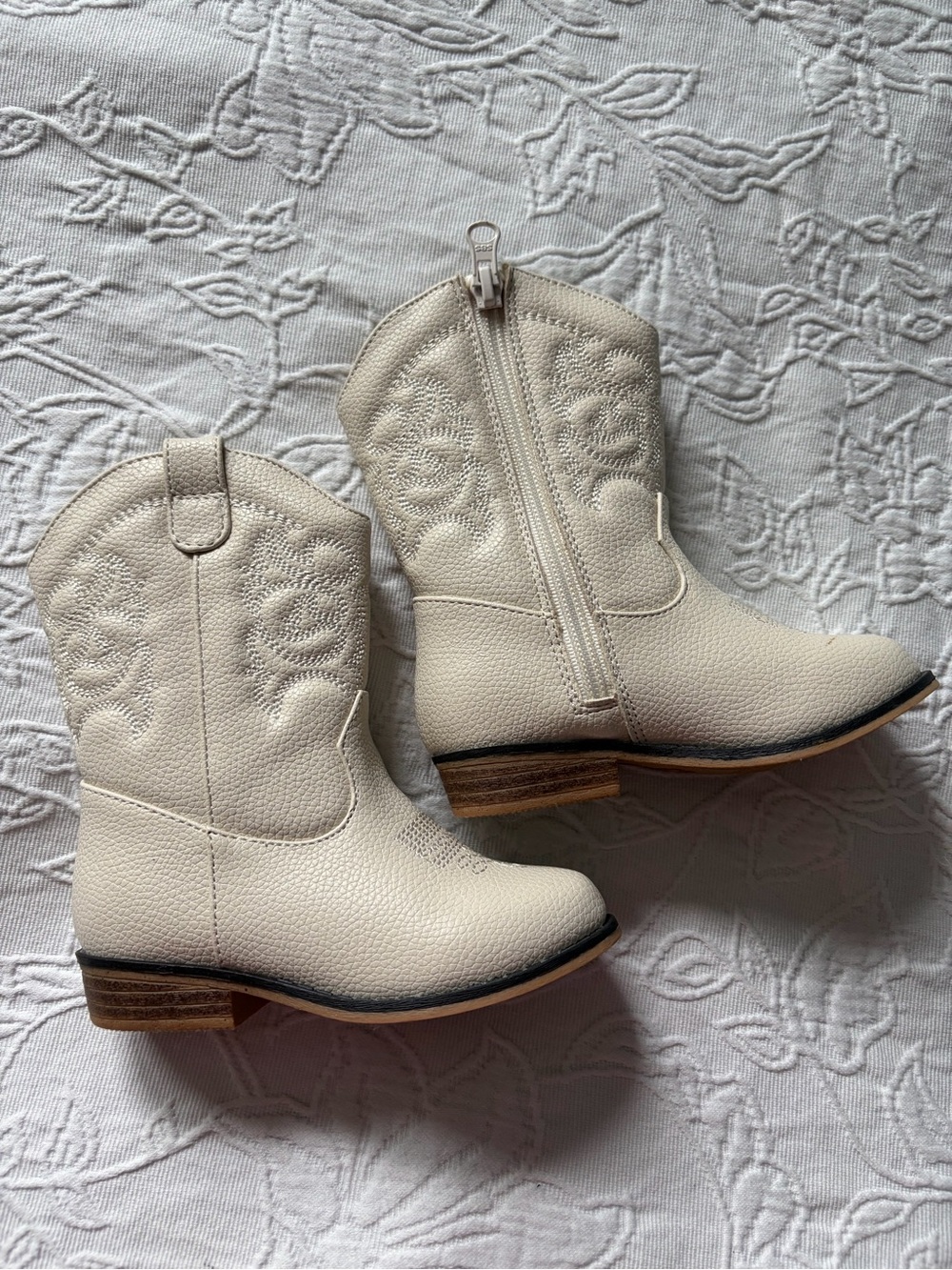 Cat and Jack toddler size 8 Kids White Western Zip-Up Cowboy Boots